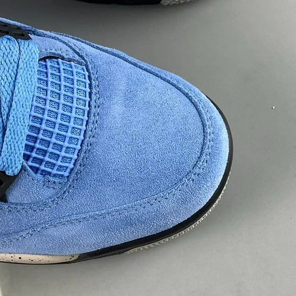 Air Jordan 4 Retro SE University Blue Sneakers - Picture 6 of 10